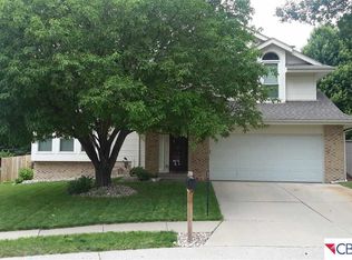 4954 S 166th Cir, Omaha, NE 68135