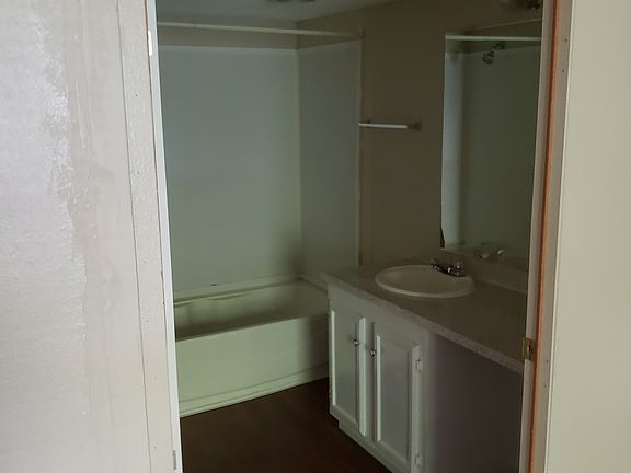 2nd image of 717 Circle Dr