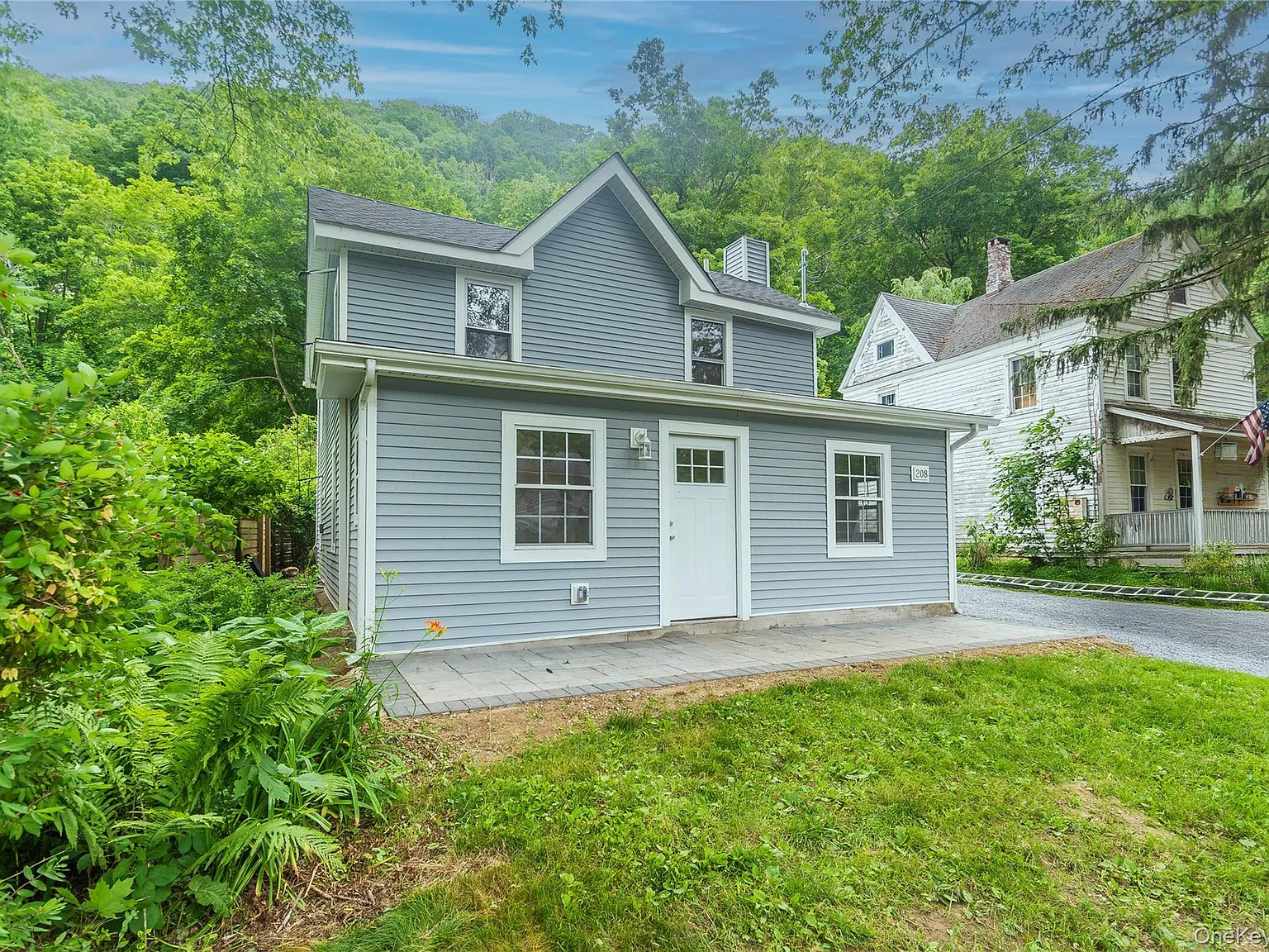 3 bed, 1.5 bath, 1552 sqft, $3,200 — Photo 2