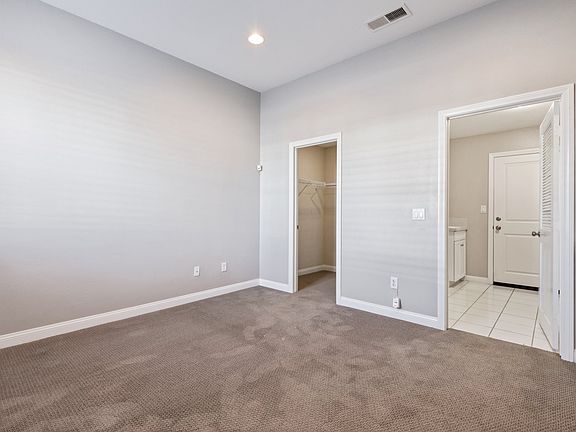 5th image of 1015 N Citrus Ave