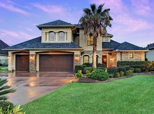 309 Hunters Ln, Friendswood, TX 77546