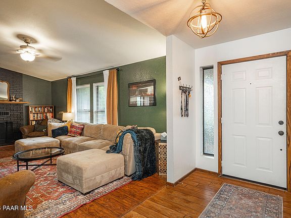 5th image of 1053 N Arrowhead Ln