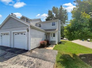 343 Sturbridge Village Dr, Hazelwood, MO 63042