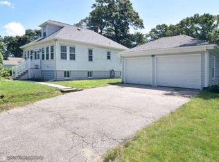 42 Burgess Dr, Warwick, RI 02886