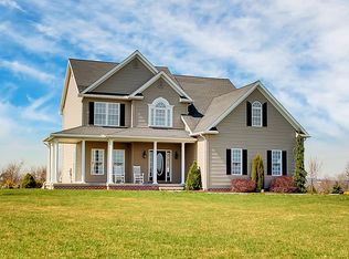 586 N Lake Rd, East Berlin, PA 17316