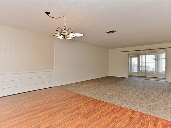 4th image of 1664 S Lake Ave APT 6