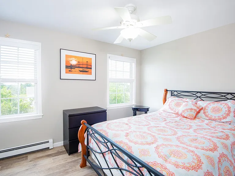 663 Aquidneck Ave — Photo 18
