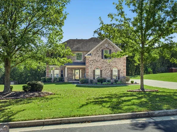 105 Shimmering Waters Ln, Fayetteville, GA 30214