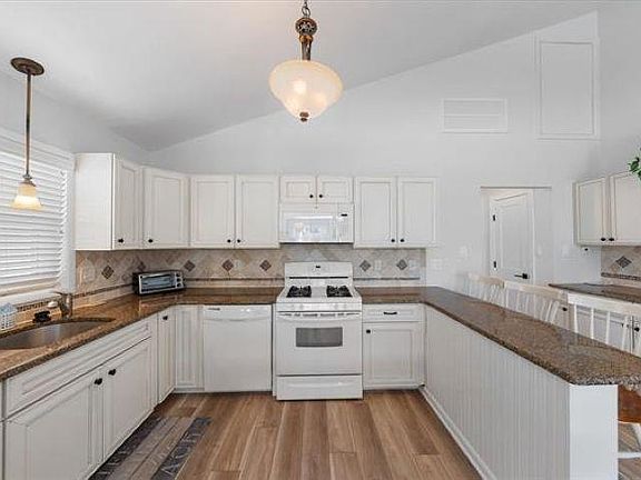 4th image of 117 78th St W #Sea