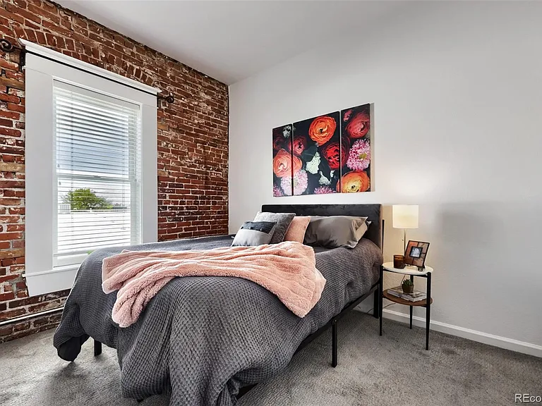 1425 N Washington St #302 — Photo 8