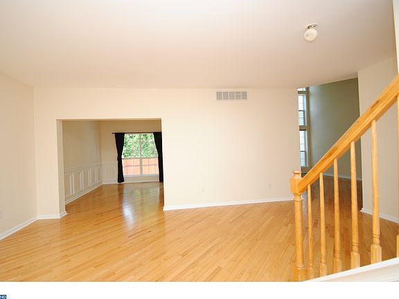 Living Room, Foyer area