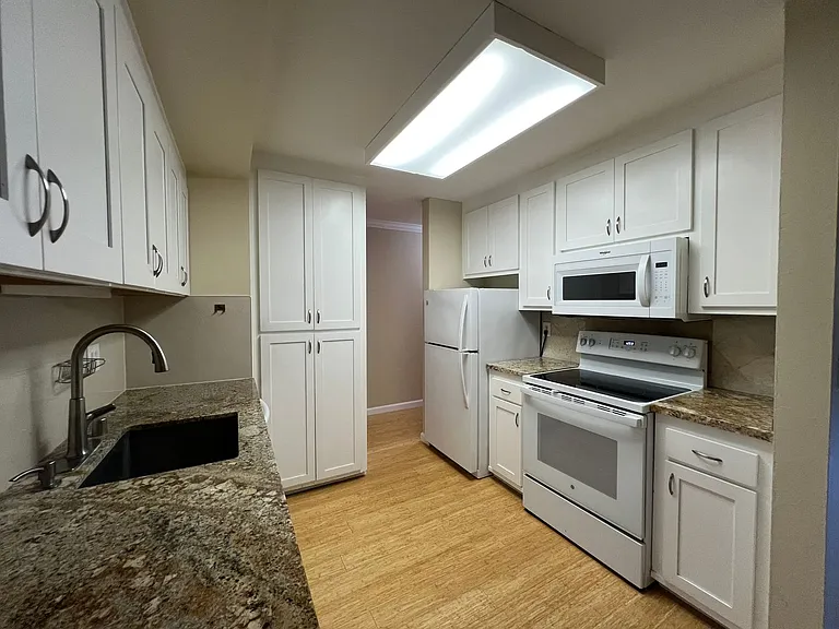 1750 Halford Ave #114 — Photo 5
