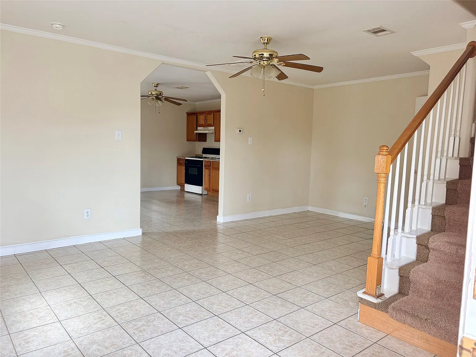 2 bed, 1.5 bath, 1336 sqft, $1,445 — Photo 3