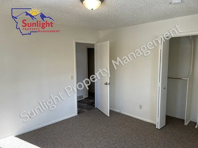 406 S 1st Ave — Photo 12