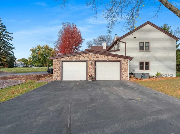 1820 Ridgeway Dr Unit 11B, De Pere, WI 54115
