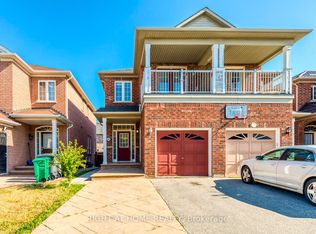 3402 Fountain Park Ave, Mississauga, ON L5M7E3
