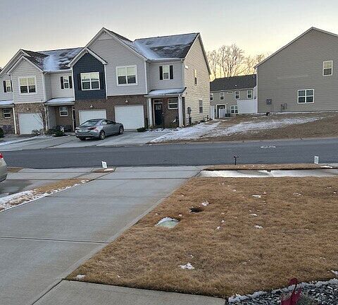 3rd image of 453 Bee Cove Way