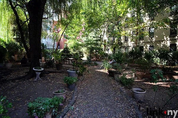 Rented by Link NY Realty | media 13