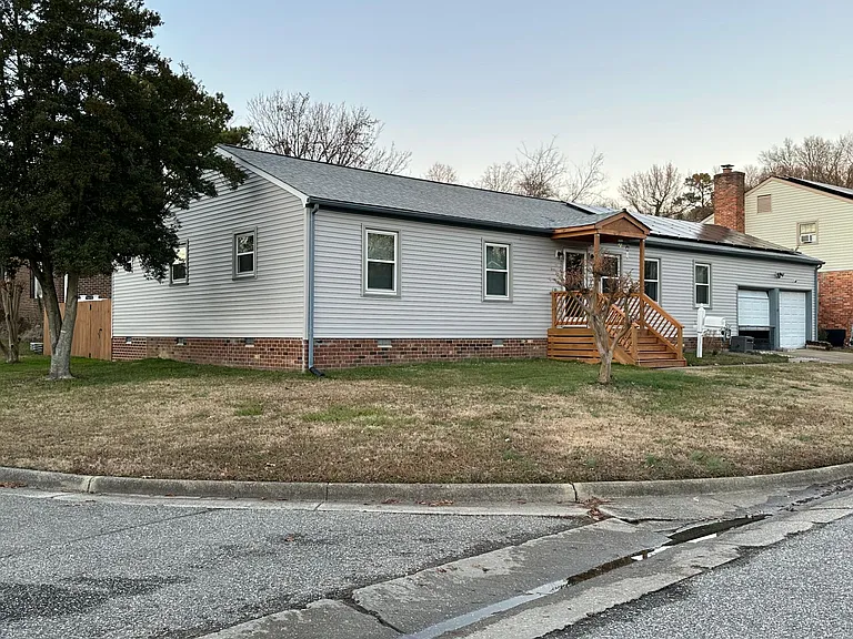227 Saddler Dr — Photo 3