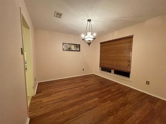 2nd image of 6228 Creekside Ln
