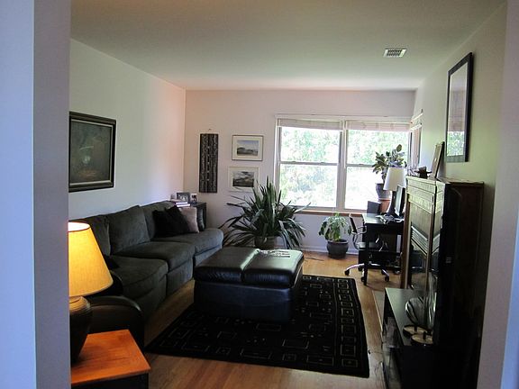 2nd image of 4935 N Wolcott Ave APT 3A