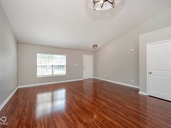 5th image of 11888 Geyser Ct
