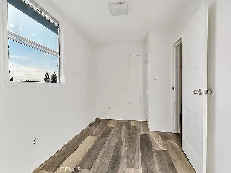 648 W 41st Dr #1/4 — Photo 6