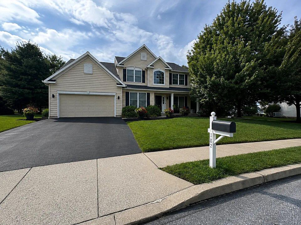 2nd image of 182 Pickwick Cir