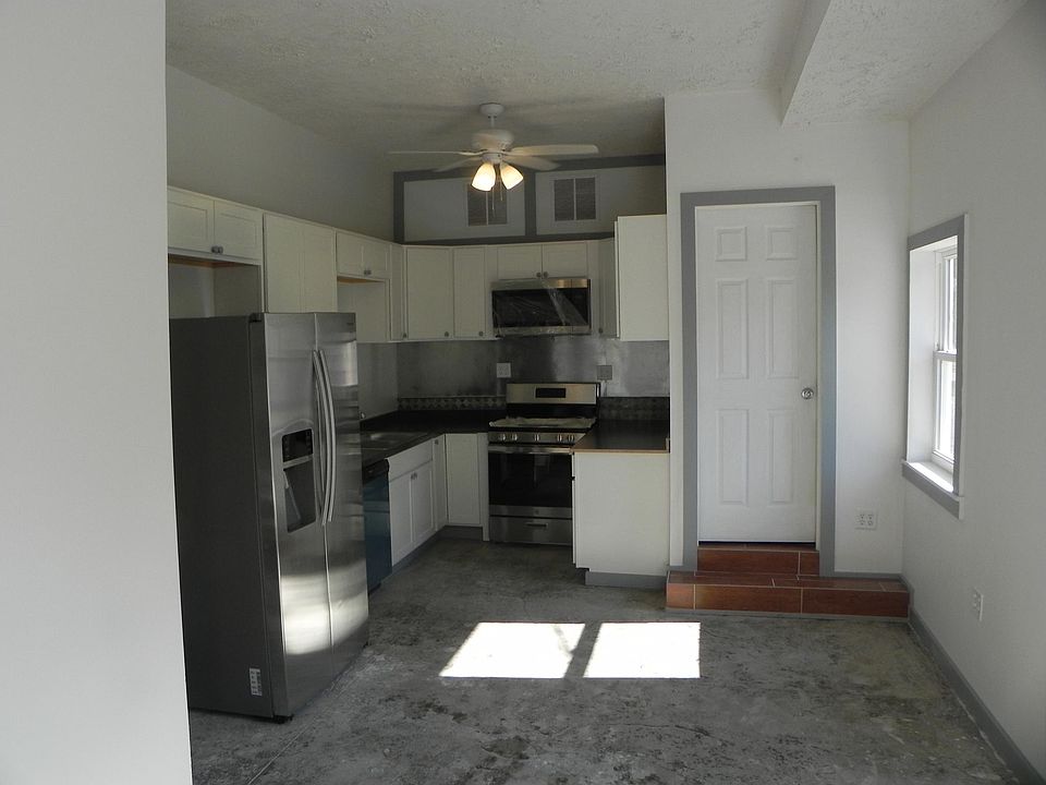 1st image of 808 E Water St APT A