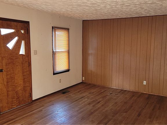 3rd image of 529 Osborn Ave