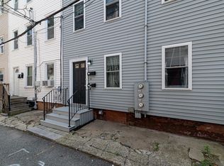 6 Bay State Pl, South Boston, MA 02127