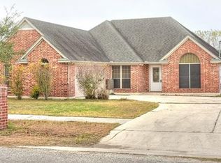 154 Thomas Dr, Martindale, TX 78655