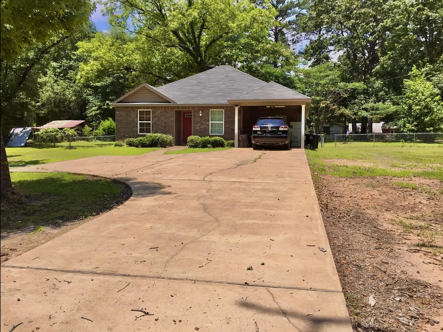 3 bed, 1400 sqft, $1,500 — Photo 2