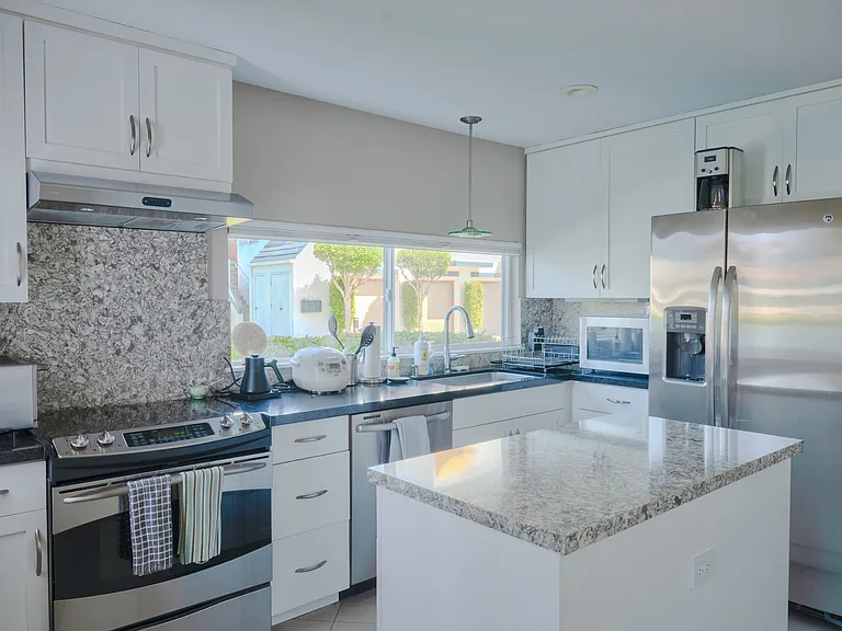 1035 Lido Ln — Photo 1