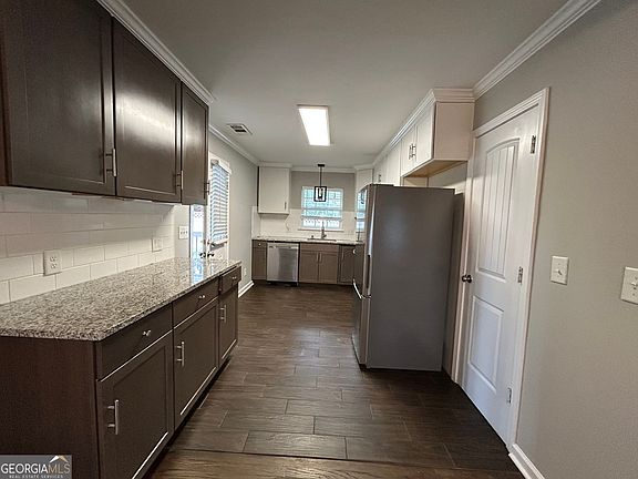 5th image of 3 Indianola Dr