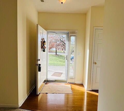 3rd image of 10201 Pine Glen Cir