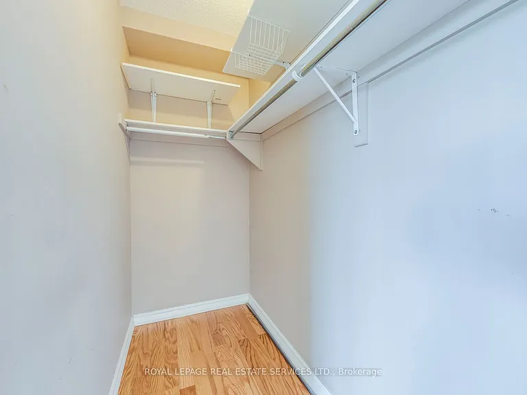204 Roxton Rd — Photo 24