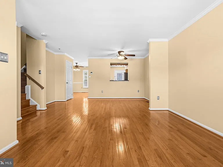 6837 Malton Ct — Photo 13