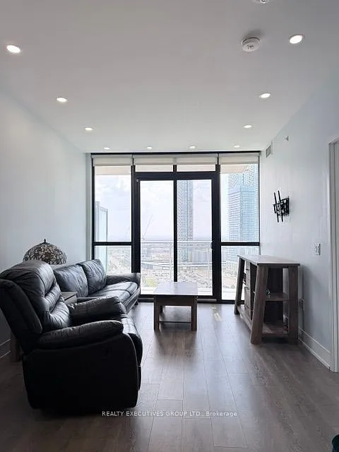 2 bed, $2,290 — Photo 4