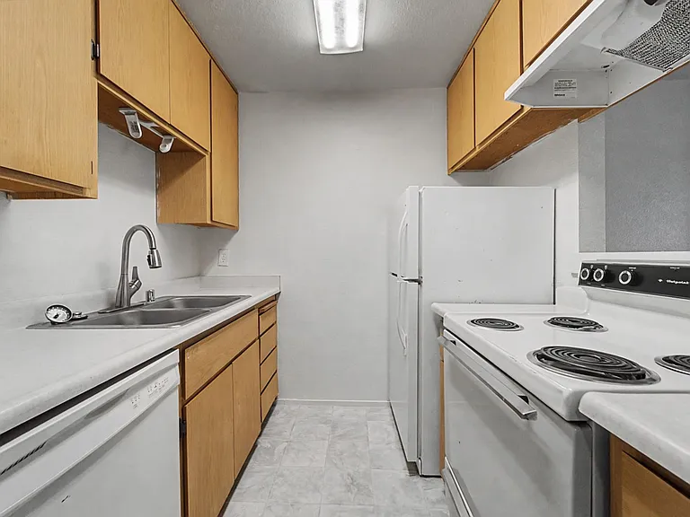 Joshua Tree Apartments — Photo 28