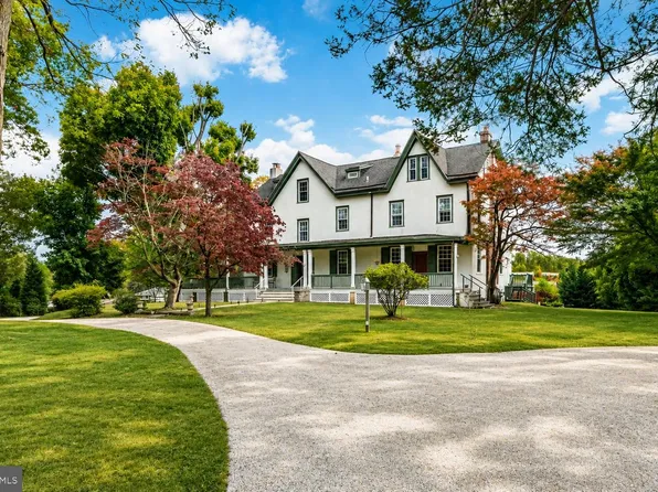 34 1/2 Mary Jane Ln, Newtown Square, PA 19073
