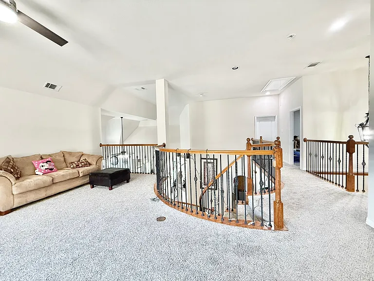 7430 Hidden Cove Ln — Photo 23