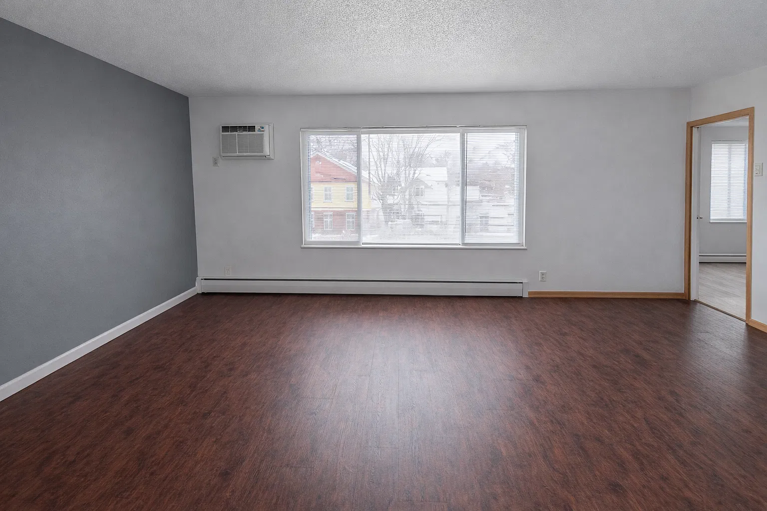 1 bed, $990 — Photo 4