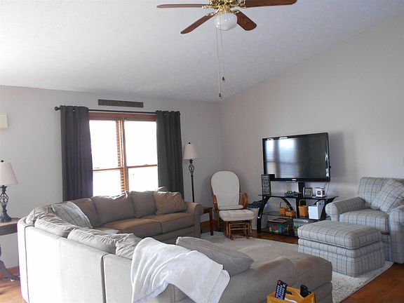 3rd image of 421 E Hillside Dr