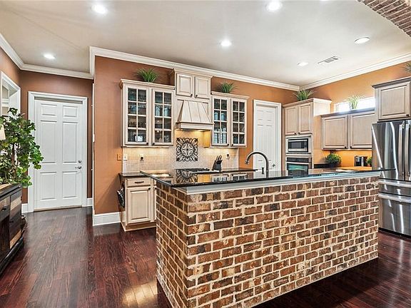 4th image of 517 Snead Ct