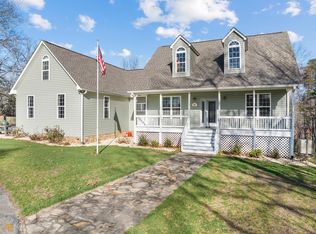 566 Stonebrook Trl, Cleveland, GA 30528