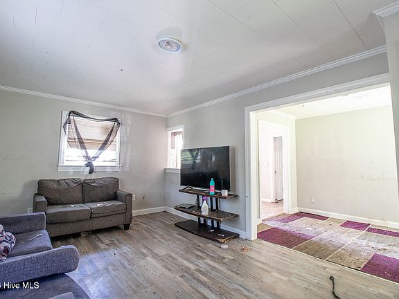 3rd image of 1200 Russell Street