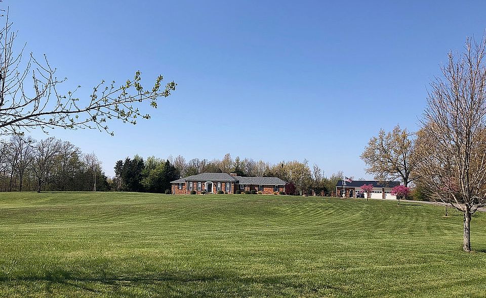 1st image of 1 Oakwood Dr