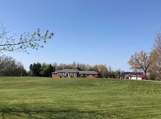 1 Oakwood Dr, Vine Grove, KY 40175