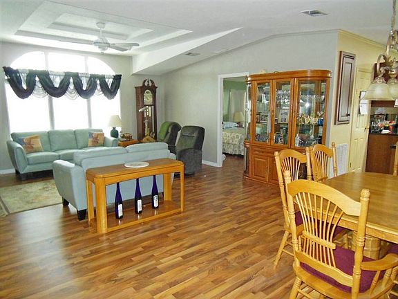 4th image of 4747 Crestwicke Dr